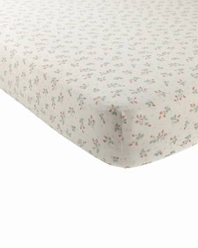 Bamboo Crib Sheet - Strawberries