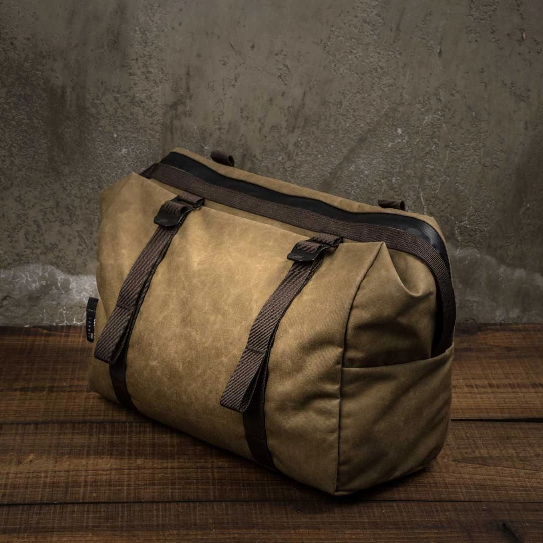 Pioneer Expandable Front Bag L (Carrier Frame NOT included)