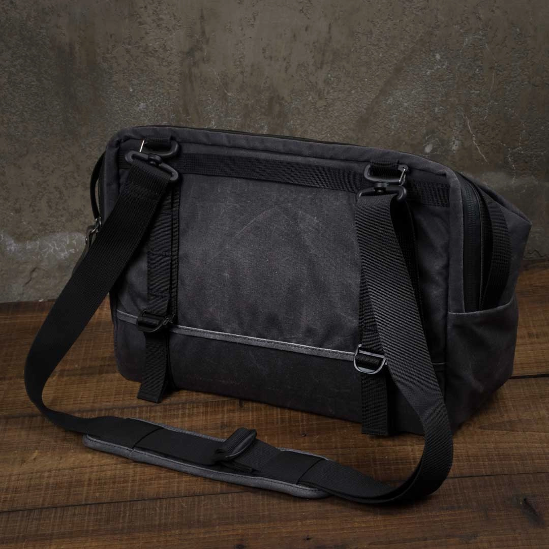 Pioneer Expandable Front Bag L (Carrier Frame NOT included)
